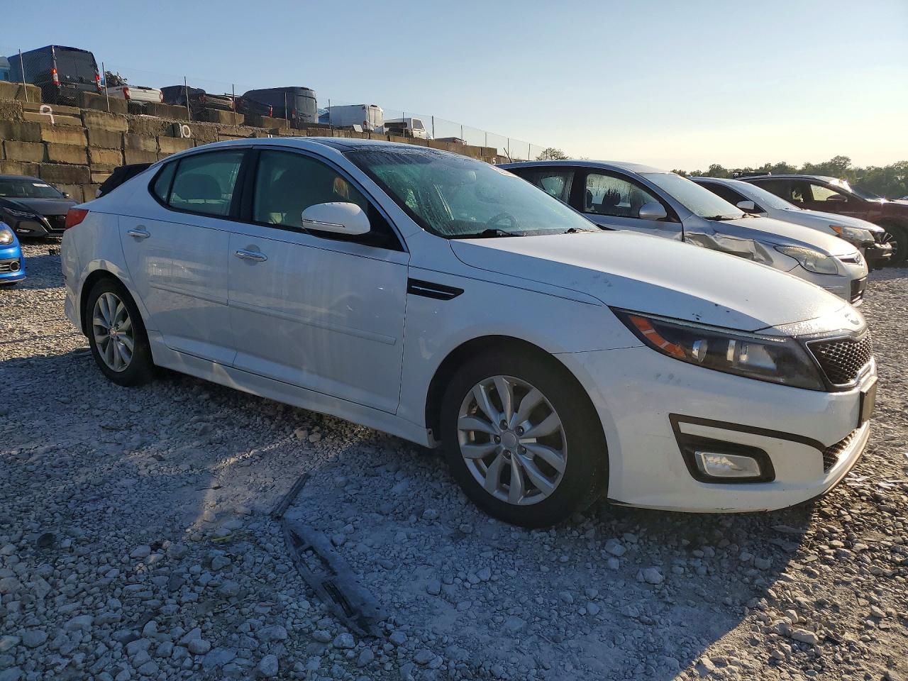 2015 Kia Optima Ex White vin: 5XXGN4A78FG436136