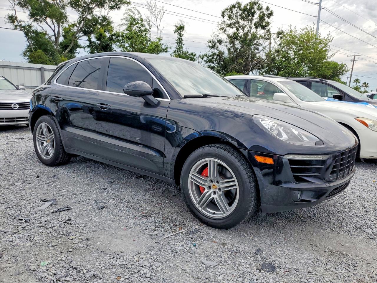 2015 Porsche Macan S Black vin: WP1AB2A56FLB43934