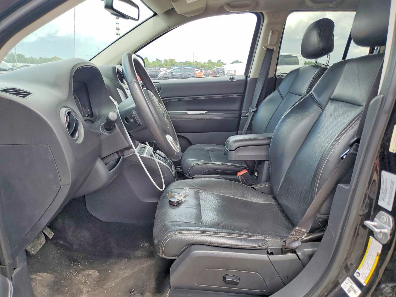 2015 Jeep Compass Latitude Black vin: 1C4NJCEA8FD164846