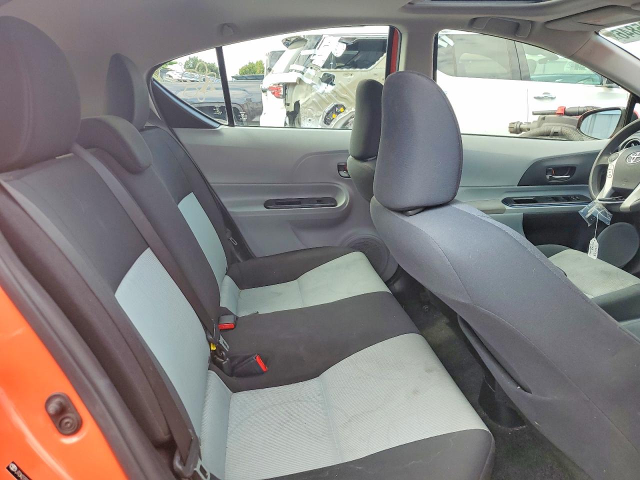 2013 Toyota Prius C Three Orange vin: JTDKDTB36D1038340