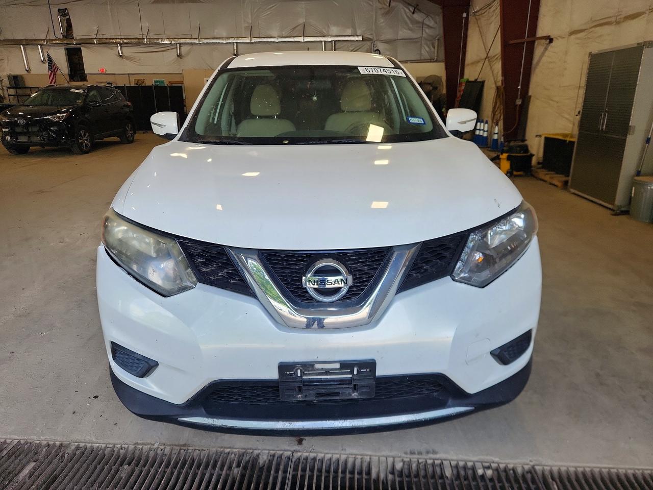 2014 Nissan Rogue S White vin: 5N1AT2ML1EC776845