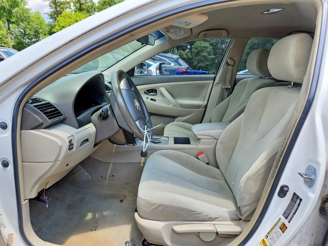 2009 Toyota Camry Base White vin: 4T1BE46KX9U917619
