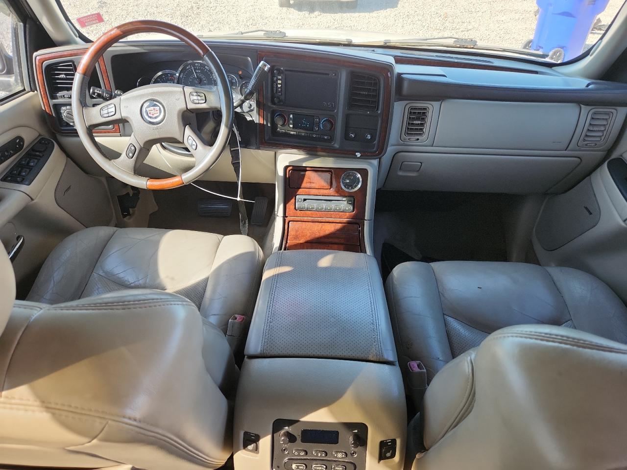 2005 Cadillac Escalade Luxury White vin: 1GYEK63N35R111309