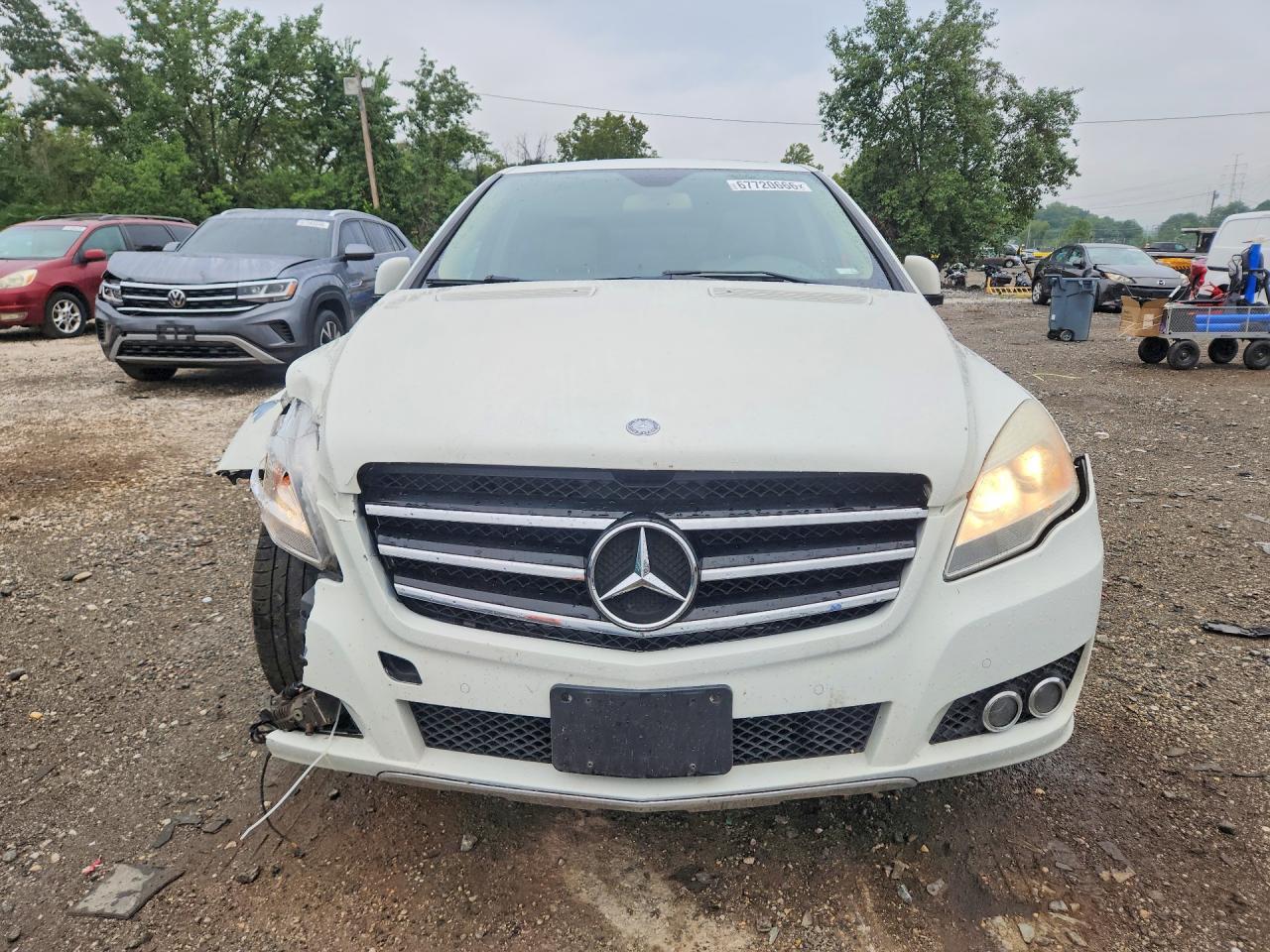 2011 Mercedes-benz R 350 4matic White vin: 4JGCB6FE8BA128461