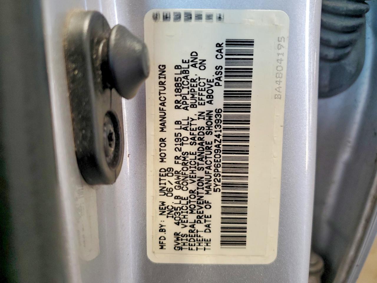 2010 Pontiac Vibe Silver vin: 5Y2SP6E09AZ413936