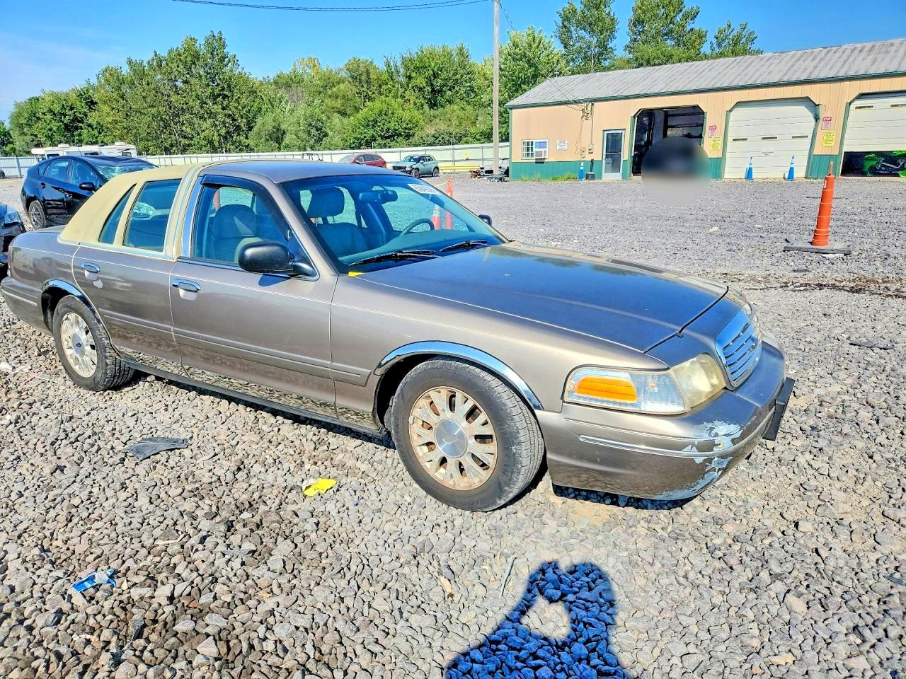 2004 Ford Crown Victoria Lx Beige vin: 2FAFP74W74X124373