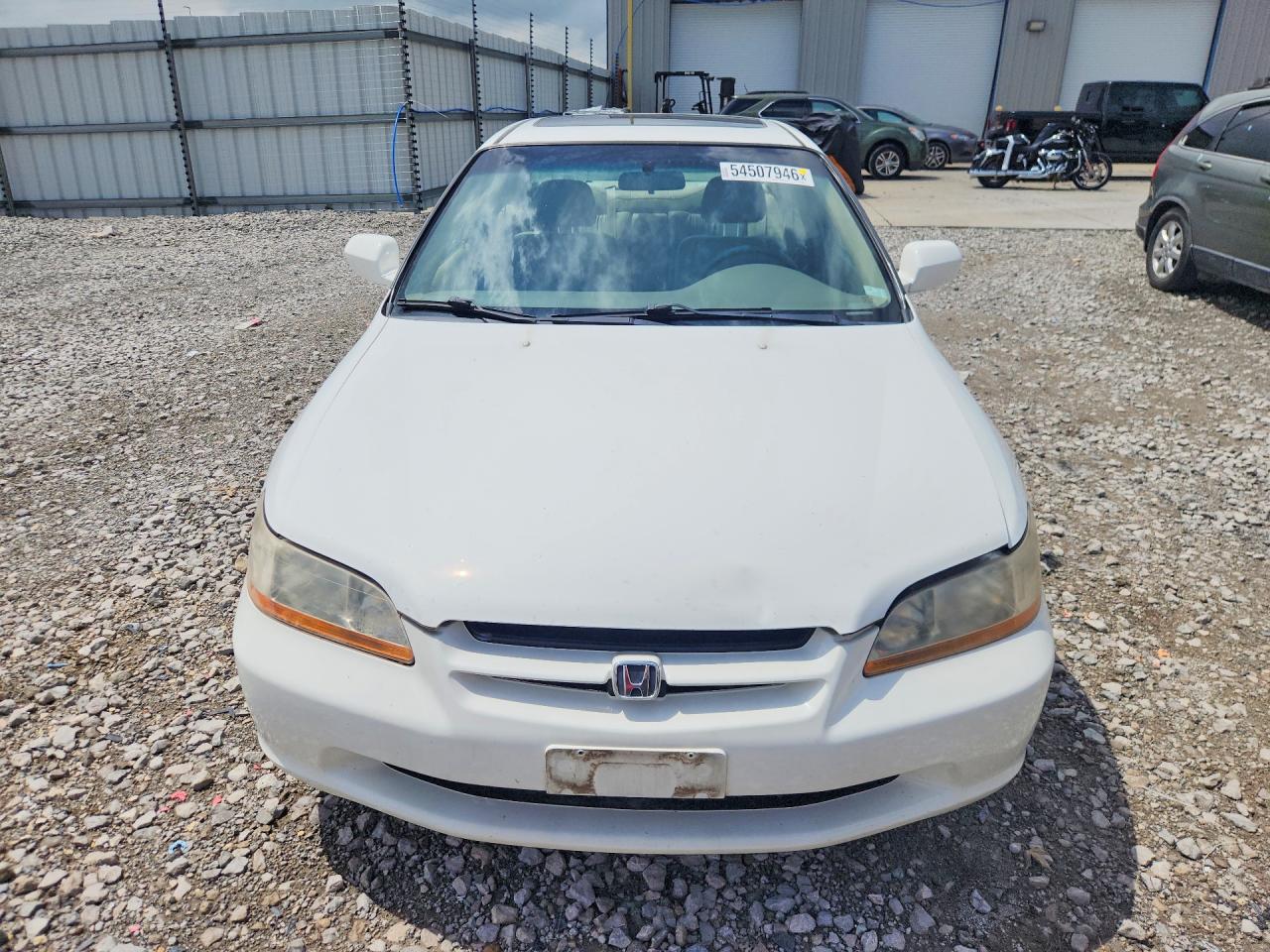 2000 Honda Accord Ex White vin: 1HGCG1650YA085477