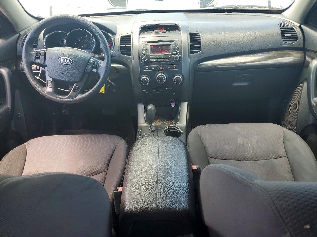 2011 Kia Sorento Lx Белый vin: 5XYKT4A18BG130197