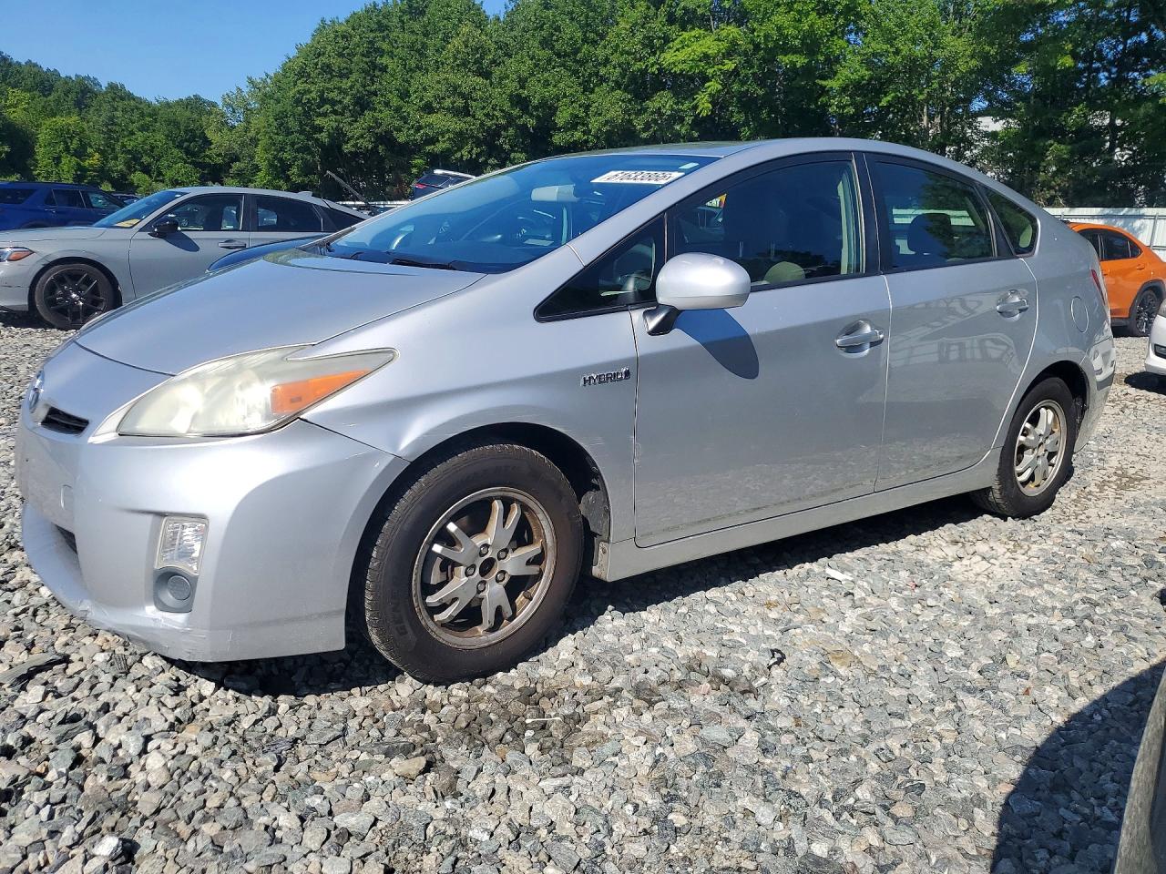 2011 Toyota Prius Three Silver vin: JTDKN3DU0B1396095