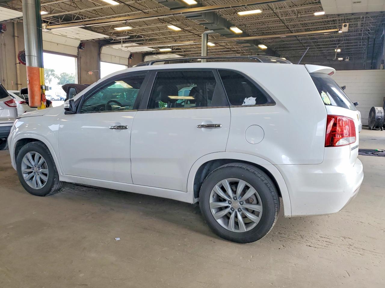 2011 Kia Sorento Sx White vin: 5XYKW4A25BG147829