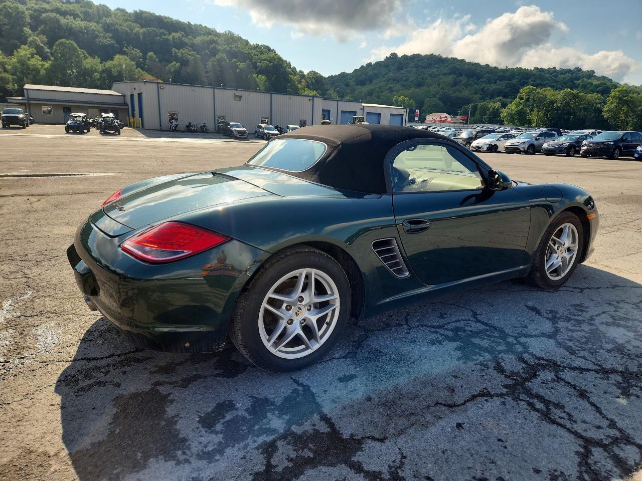 2011 Porsche Boxster Зеленый vin: WP0CA2A80BS710601
