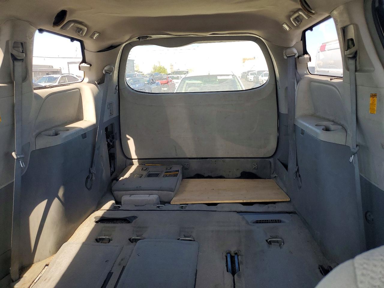 2014 Toyota Sienna Le Silver vin: 5TDJK3DCXES077807