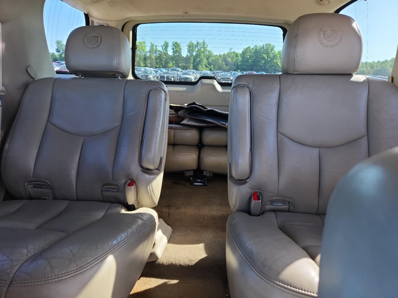 2005 Cadillac Escalade Luxury White vin: 1GYEK63N35R111309