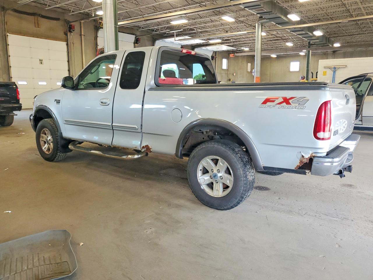 2002 Ford F150 Silver vin: 1FTRX18L02NC10062