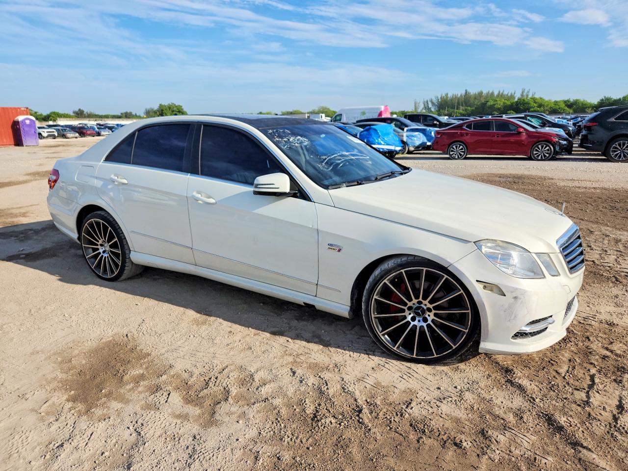 2012 Mercedes-benz E 350 Белый vin: WDDHF5KBXCA639679