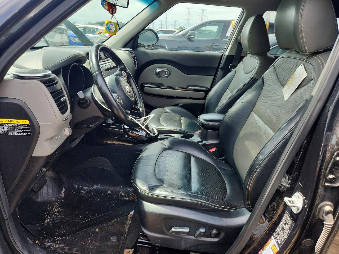 2016 Kia Soul + Black vin: KNDJP3A53G7830016