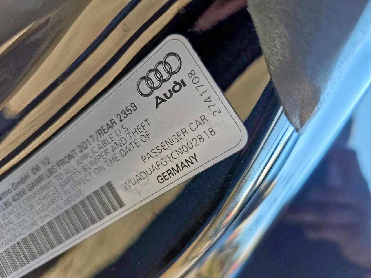 2012 Audi R8 4.2 Quattro Black vin: WUADUAFG1CN002818