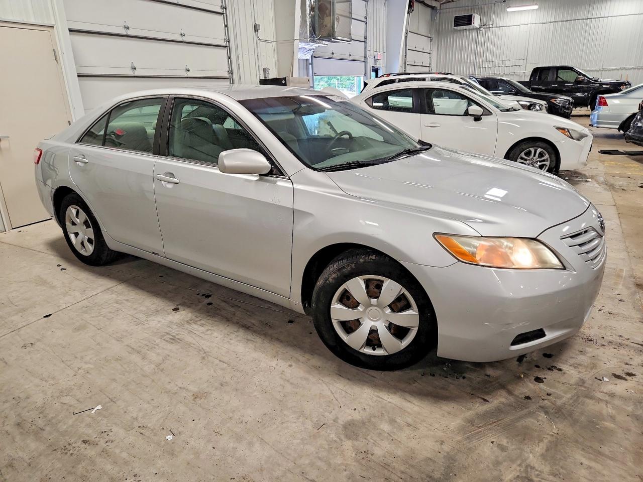 2009 Toyota Camry Le Silver vin: 4T1BE46K99U833050