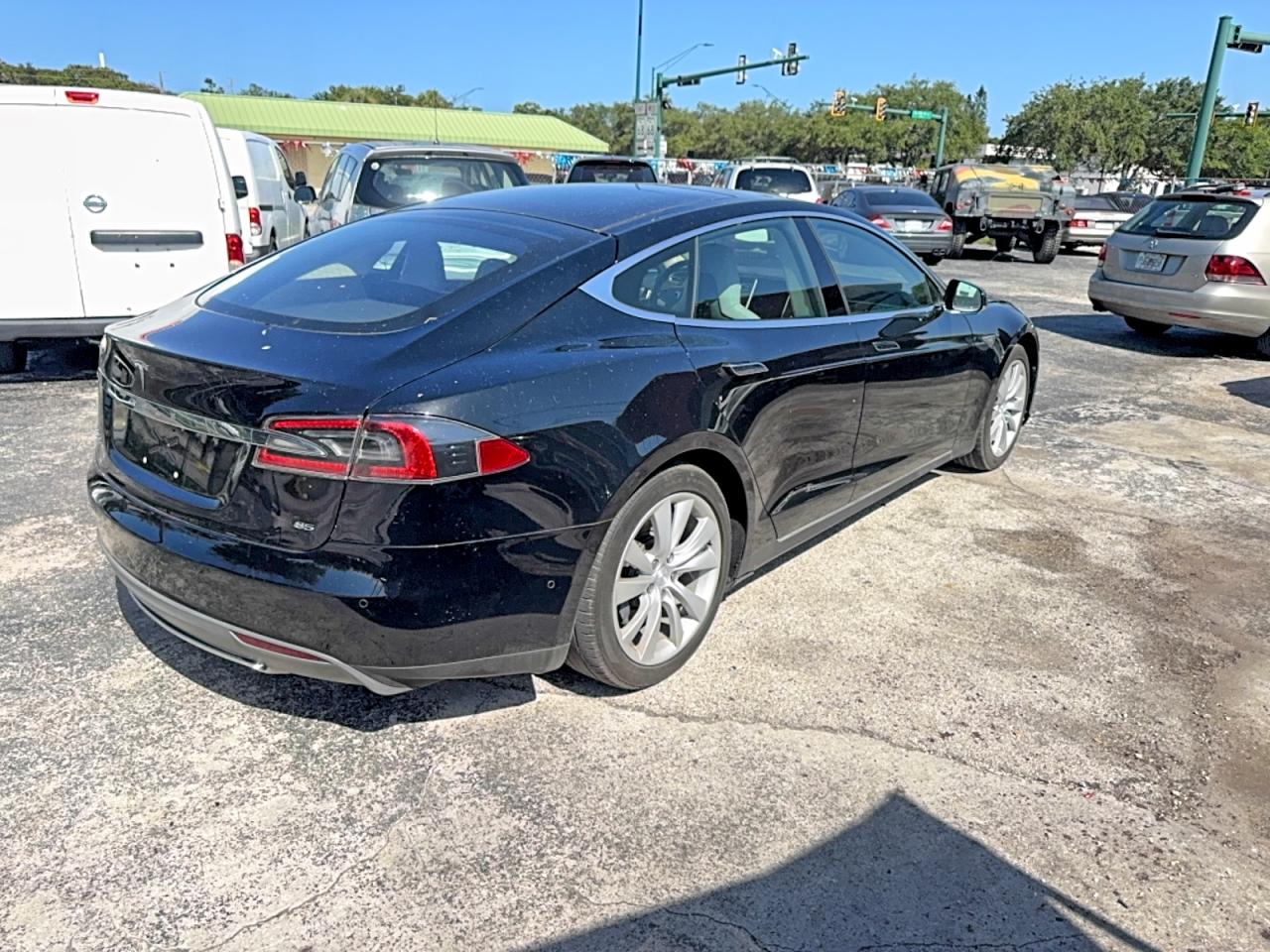 2014 Tesla Model S Black vin: 5YJSA1H1XEFP66125