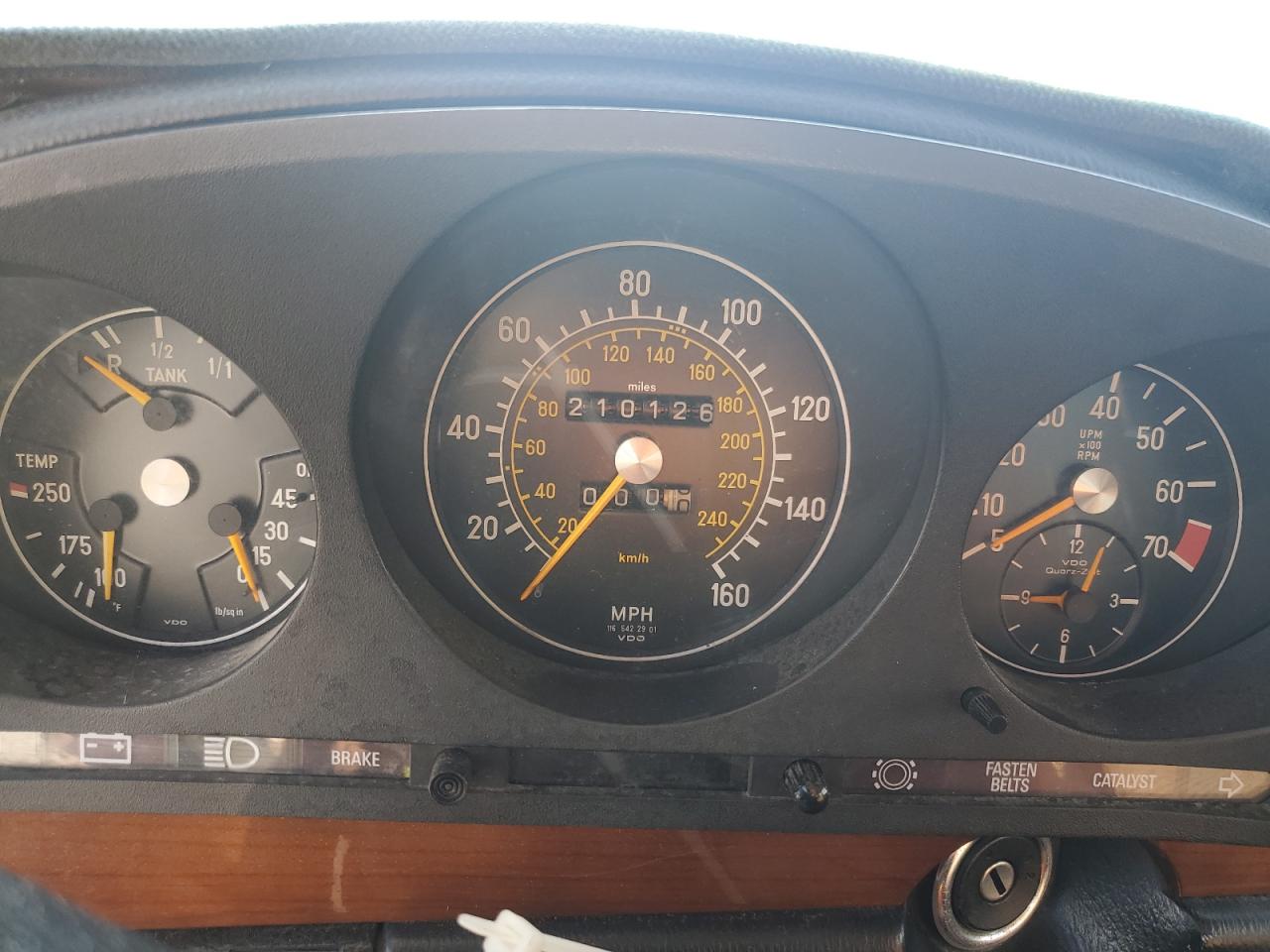 1977 Mercedes-benz 280 Se Желтый vin: 11602412077636