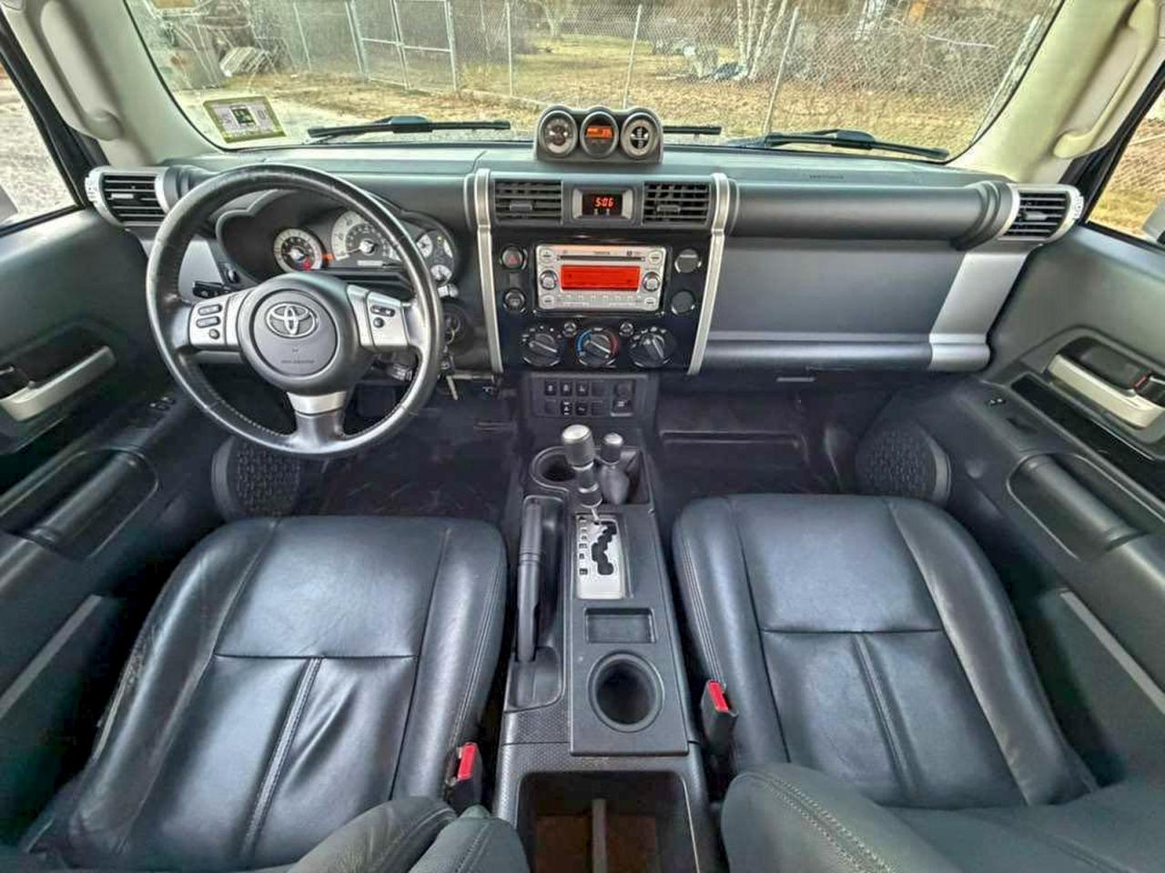 2013 Toyota Fj Cruiser Black vin: JTEBU4BF5DK159804