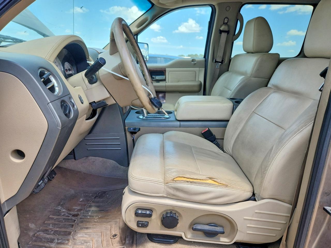 2004 Ford F150 Supercrew Beige vin: 1FTPW14574KC90028
