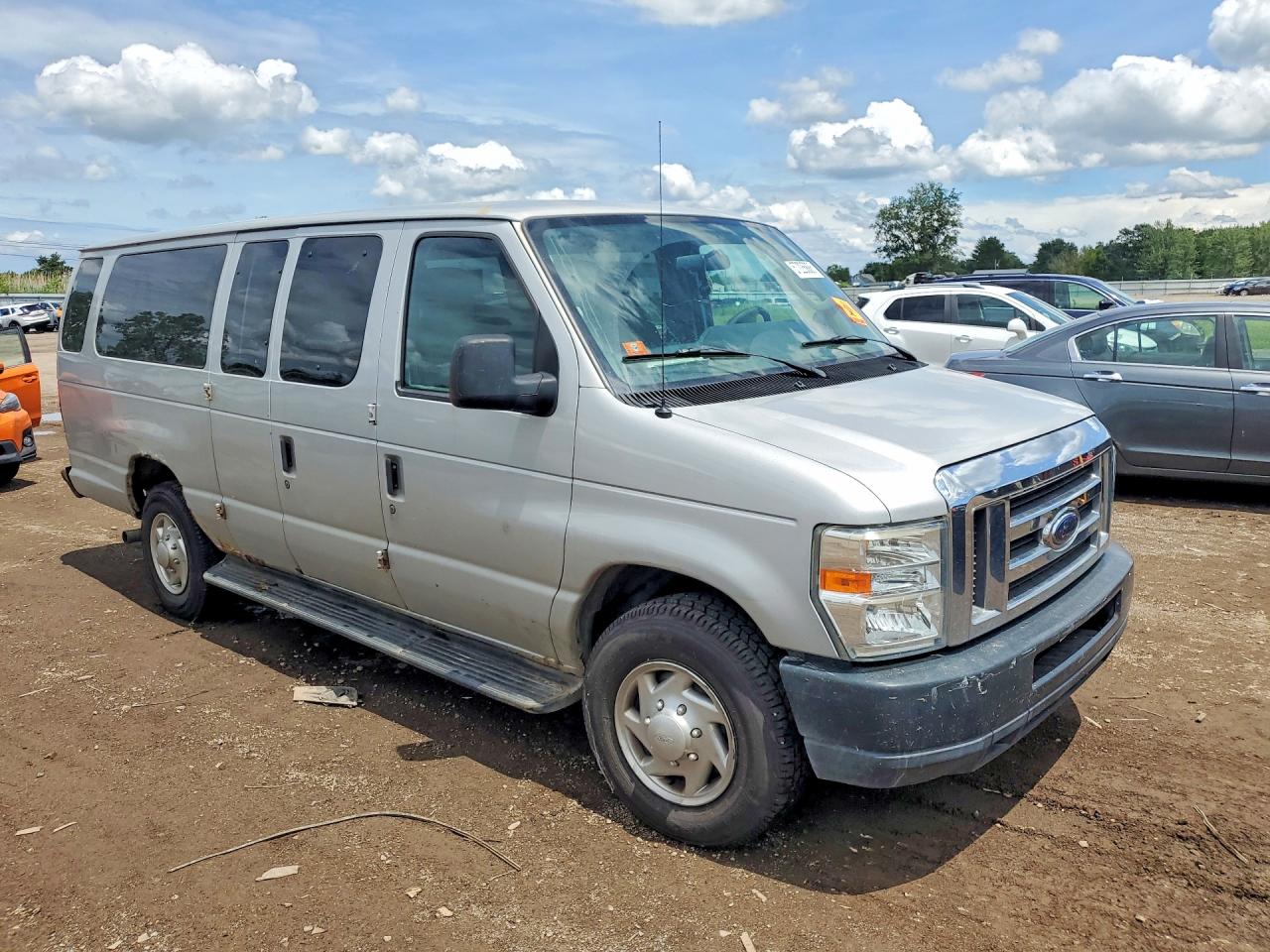 2010 Ford Econoline Silver vin: 1FBSS3BL4ADA50300