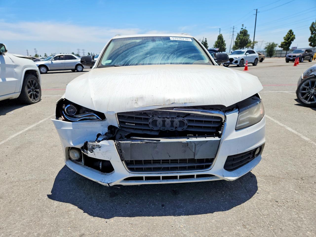 2010 Audi A4 Premium Plus Белый vin: WAUWFAFL3AA140049