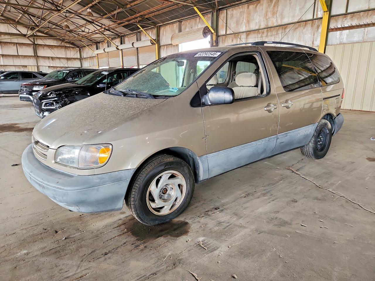 2000 Toyota Sienna Le Tan vin: 4T3ZF13C5YU268342