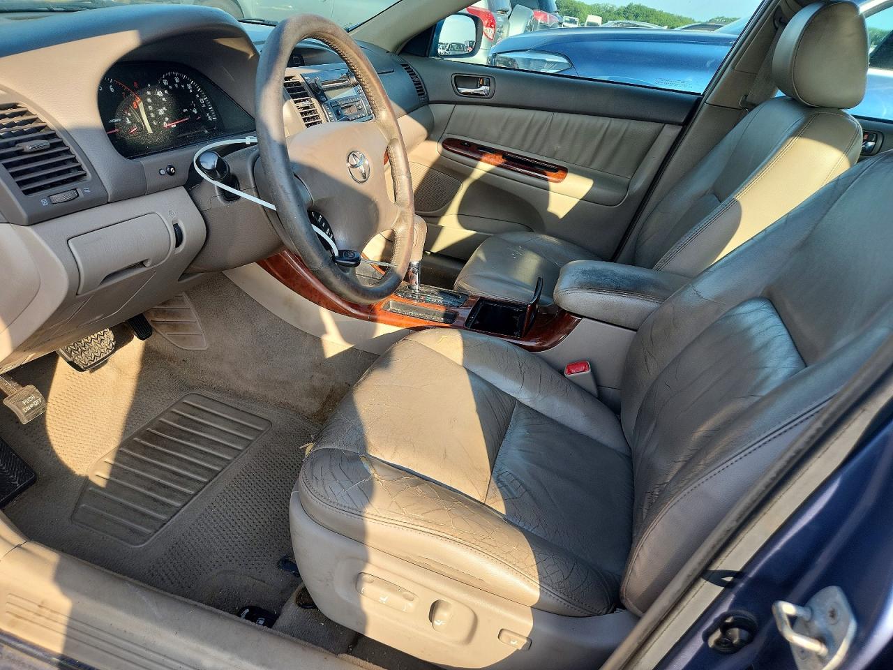 2004 Toyota Camry Xle Cream vin: 4T1BE30K84U861613