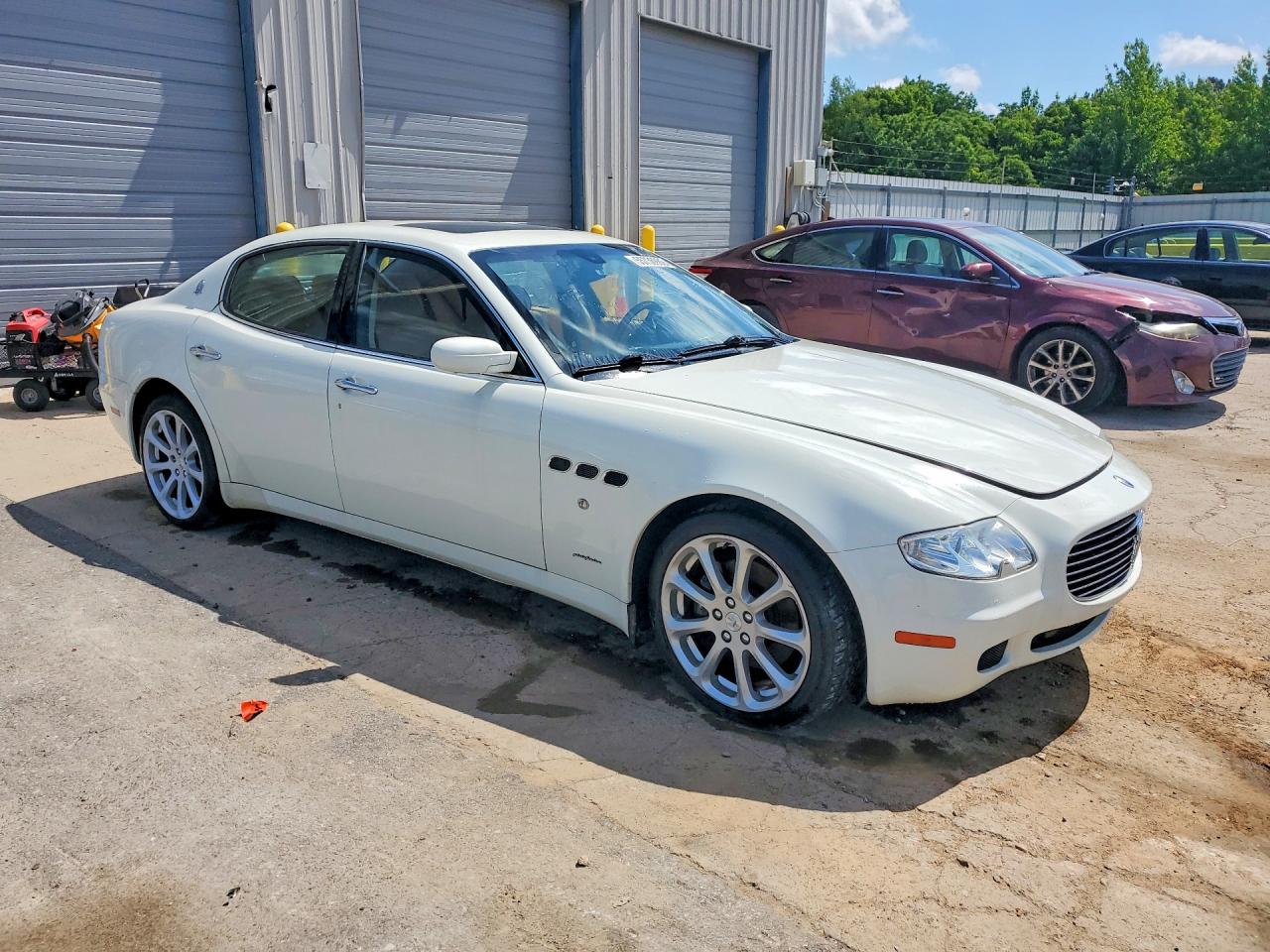 2007 Maserati Quattroporte M139 White vin: ZAMFE39A670028948