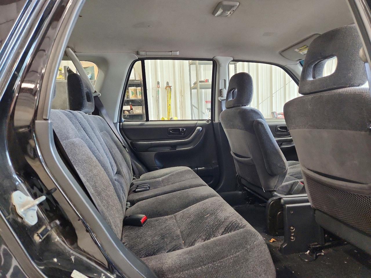 2001 Honda Cr-v Lx Черный vin: JHLRD18461S018634