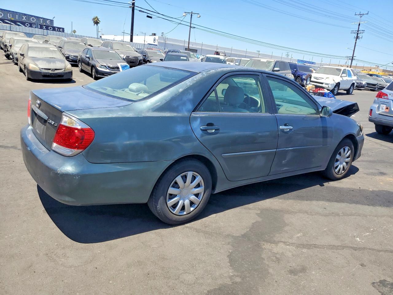 2005 Toyota Camry Le Green vin: 4T1BE32K35U386127