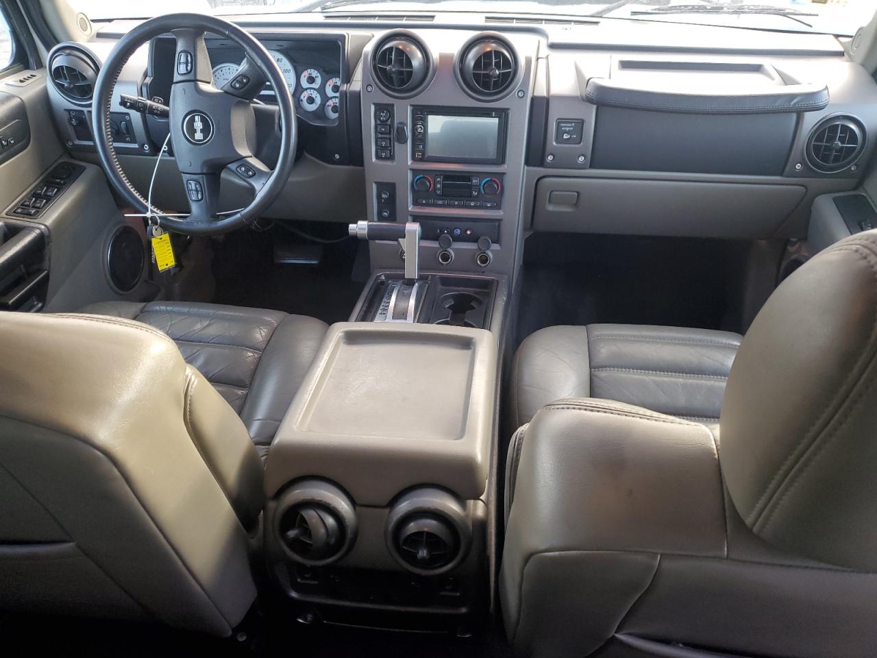 2004 Hummer H2 White vin: 5GRGN23U64H100670