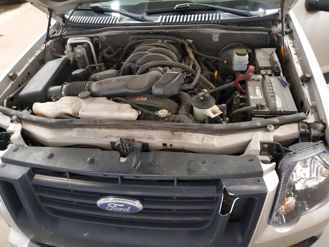2007 Ford Explorer Xlt Silver vin: 1FMEU73837UB23634