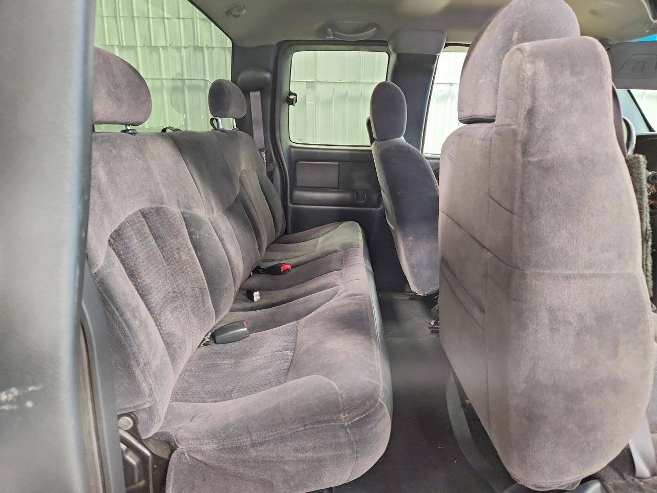 2001 Chevrolet Silverado K1500 Зеленый vin: 2GCEK19V711352096