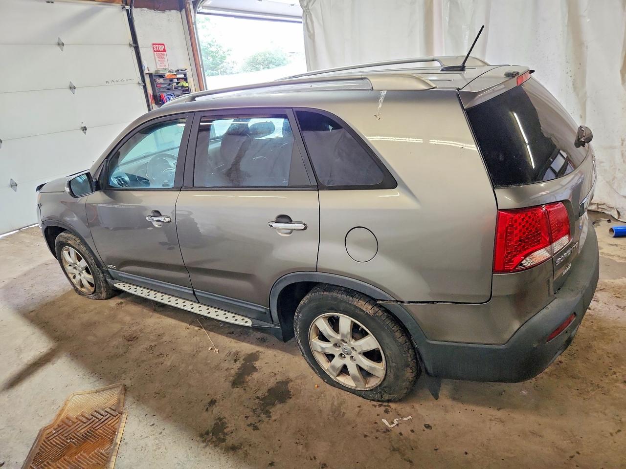 2013 Kia Sorento Lx Silver vin: 5XYKTCA61DG326264
