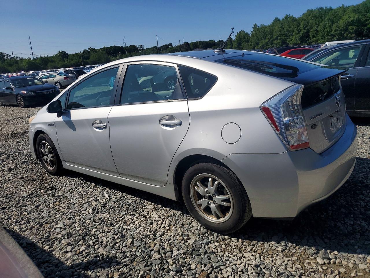 2011 Toyota Prius Three Серебряный vin: JTDKN3DU0B1396095