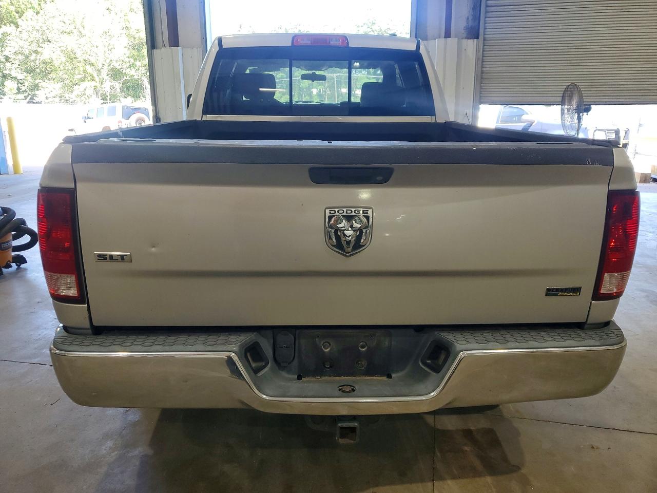2009 Dodge Ram 1500 Серебряный vin: 1D3HB18PX9S801709
