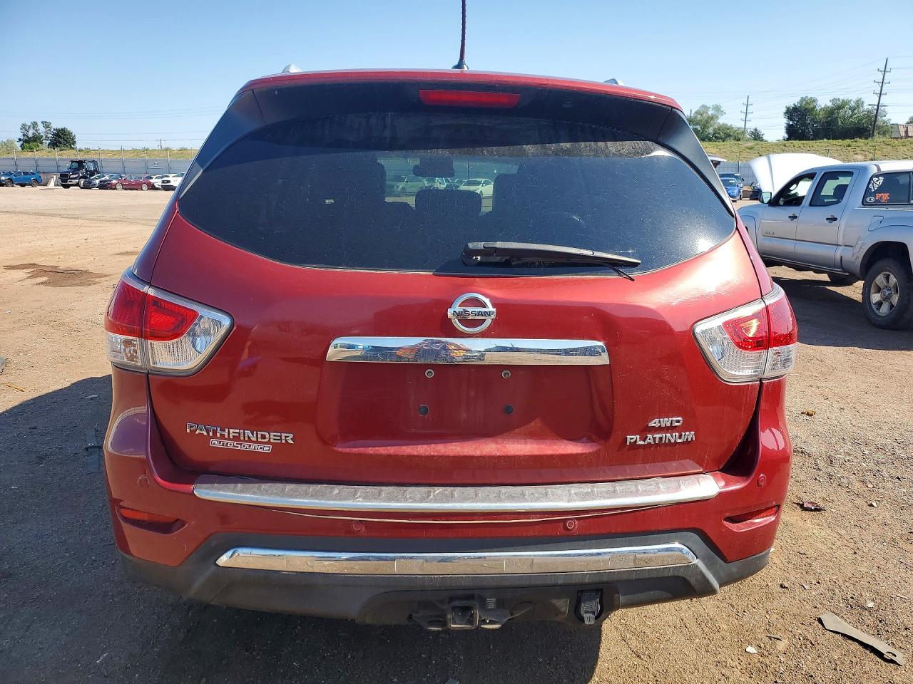 2014 Nissan Pathfinder S Red vin: 5N1AR2MM8EC617649