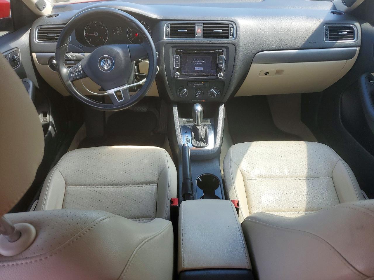 2014 Volkswagen Jetta Tdi Red vin: 3VWLL7AJ6EM404376