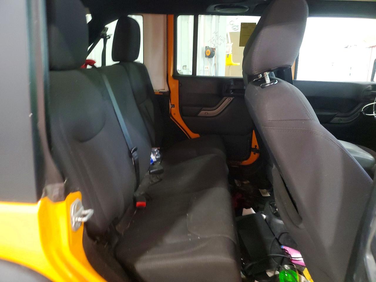2013 Jeep Wrangler Unlimited Sport Yellow vin: 1C4BJWDG3DL557117