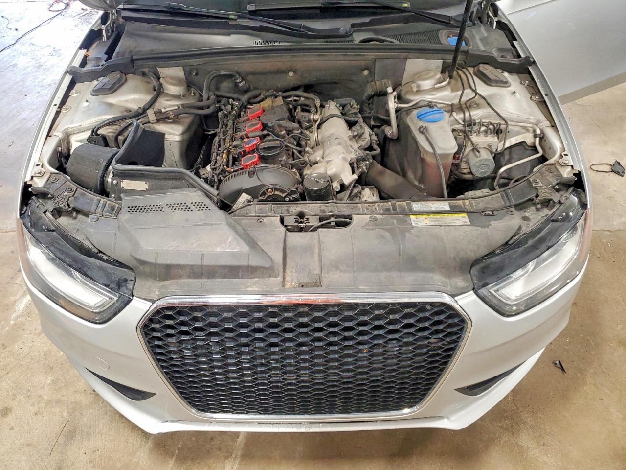2013 Audi A4 Premium Silver vin: WAUBFAFLXDN011768