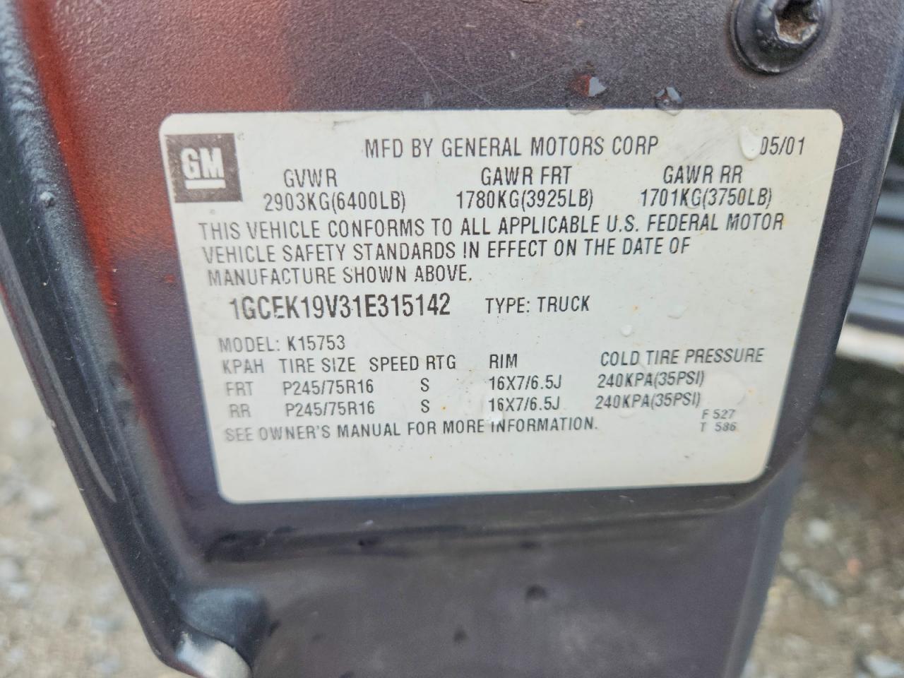 2001 Chevrolet Silverado K1500 Серебряный vin: 1GCEK19V31E315142
