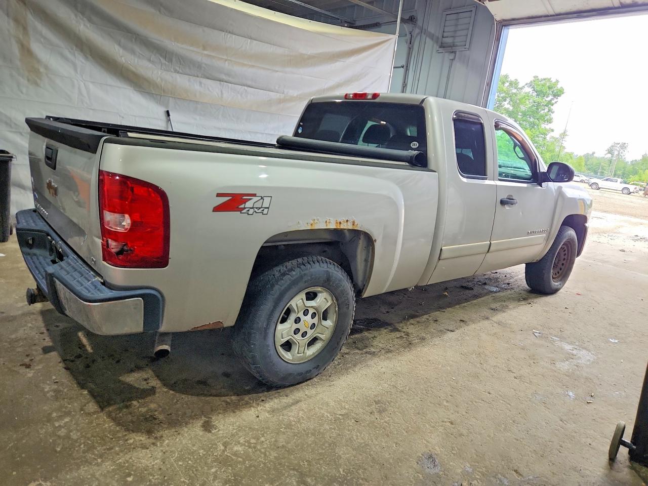 2008 Chevrolet Silverado K1500 Silver vin: 2GCEK19J081107339