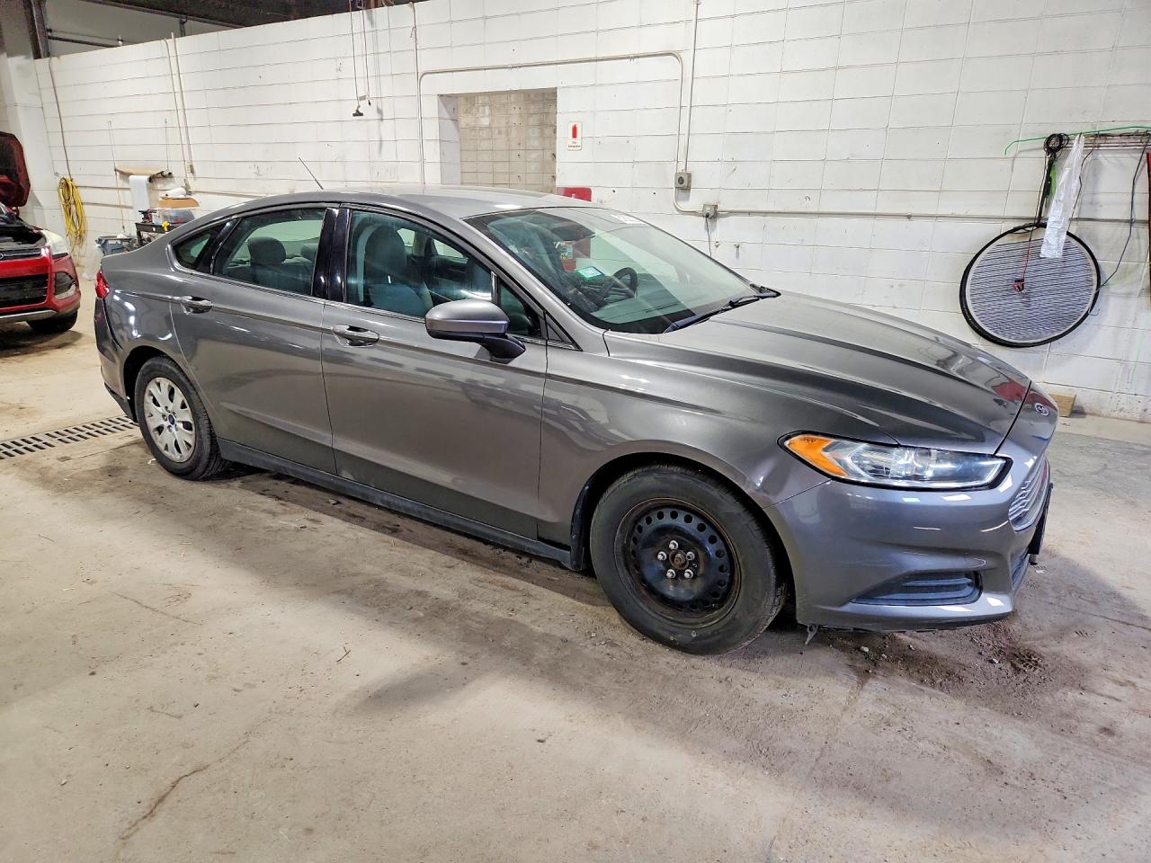 2013 Ford Fusion 4d Gray vin: 3FA6P0G76DR125718