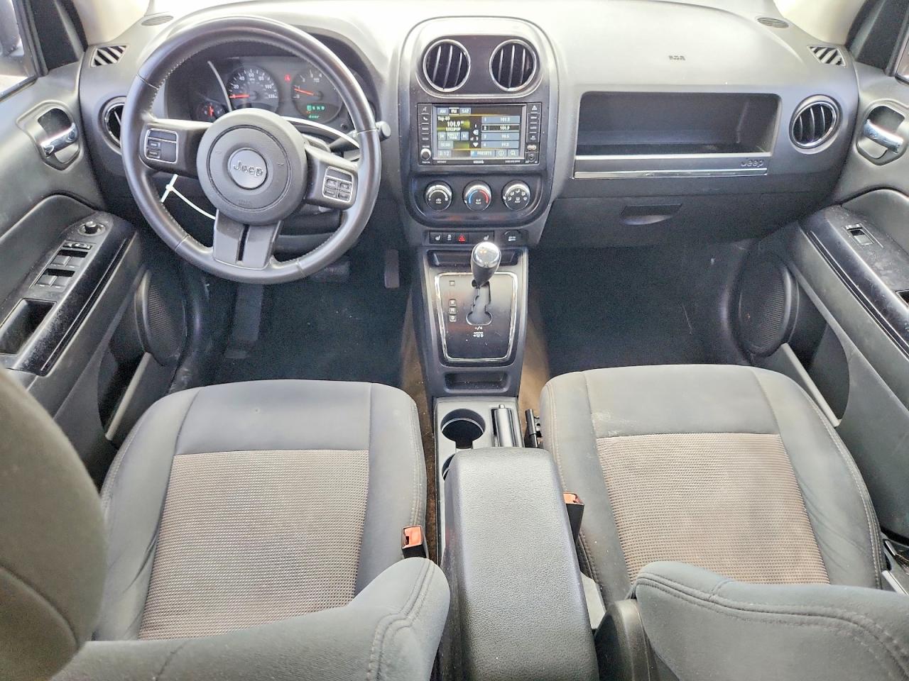 2013 Jeep Compass Latitude Серый vin: 1C4NJCEB3DD196982