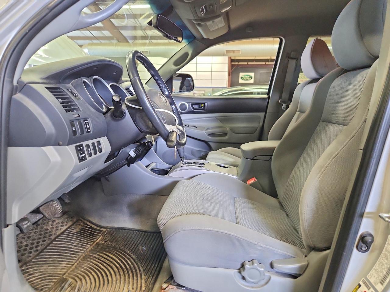 2009 Toyota Tacoma Double Cab Long Bed Silver vin: 3TMMU52N99M015652