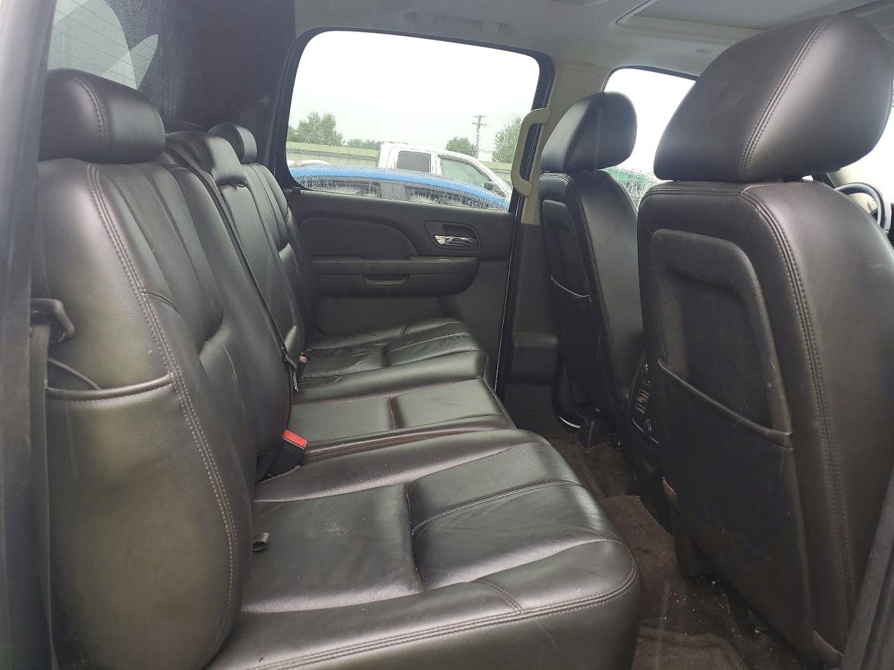 2010 Chevrolet Avalanche Lt White vin: 3GNVKFE08AG238677