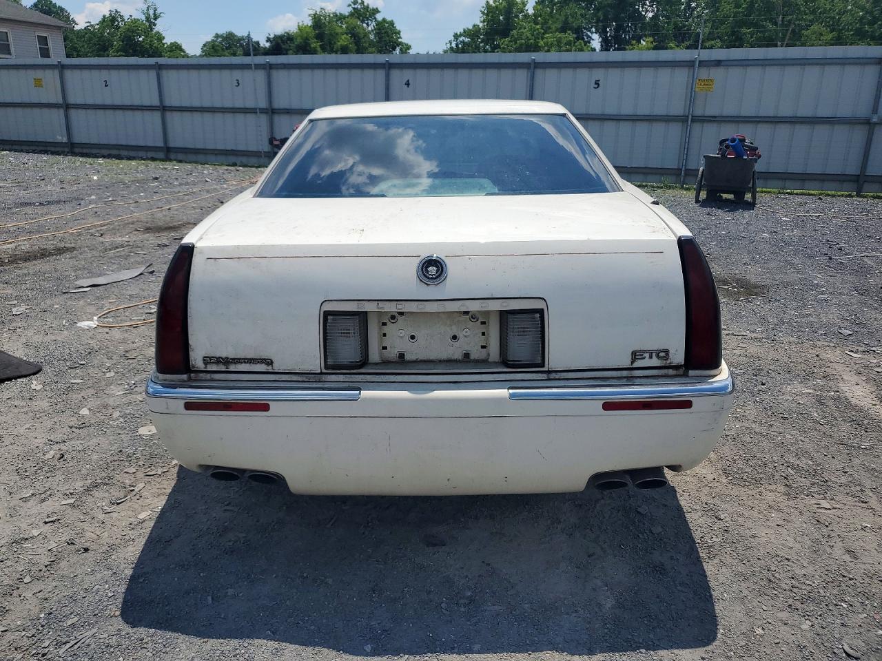 1996 Cadillac Eldorado Touring White vin: 1G6ET1299TU615984